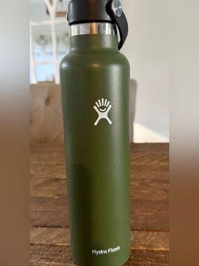 Hydro Flask Olive Green Stainless Water Bottle 24oz